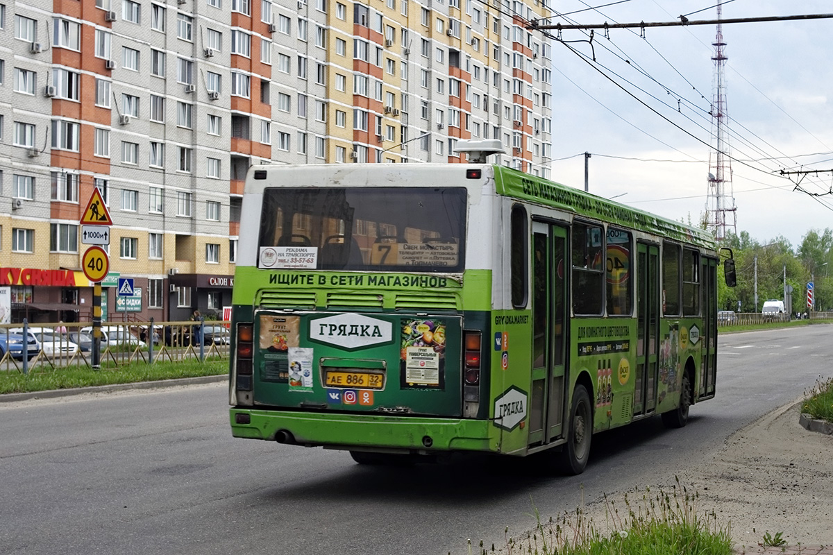 14 автобус брянск. Трамвай ЛИАЗ 5256. ЛИАЗ 5256 трамвай 619. Автобус 25 Брянск. Автобус 54 Брянск.