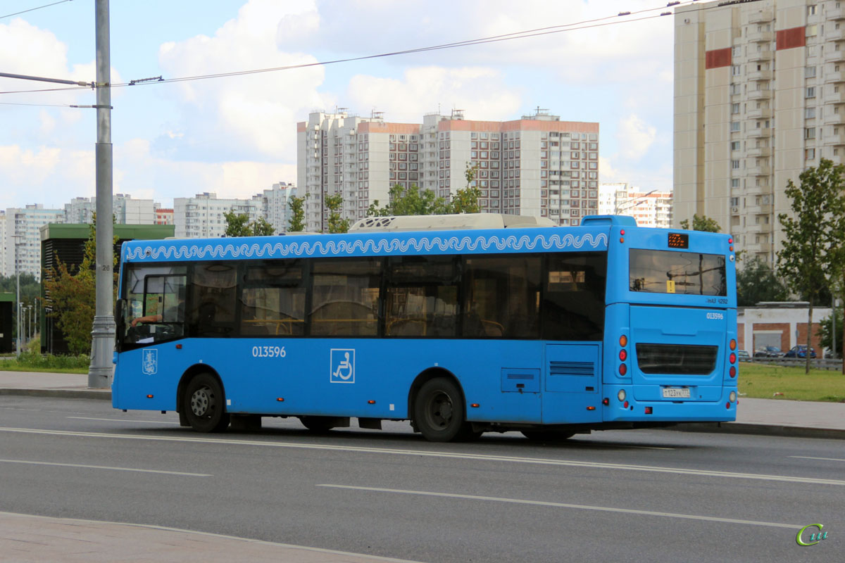 Москва. ЛиАЗ-4292.60 т123ук