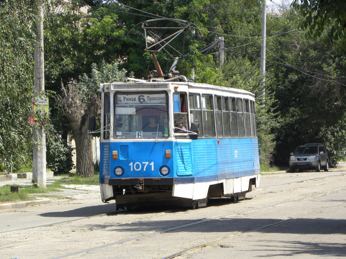 Николаев. 71-605 (КТМ-5) №1071