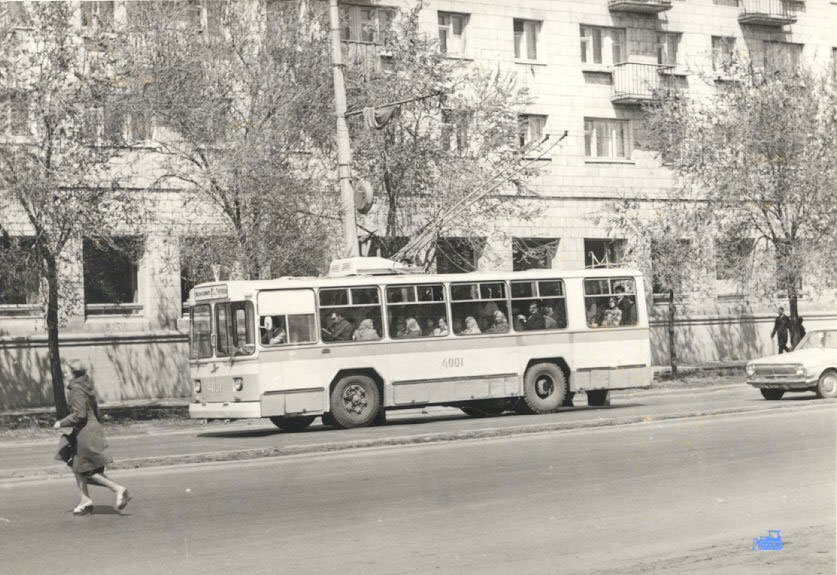Волгоград. ЗиУ-11 №4001