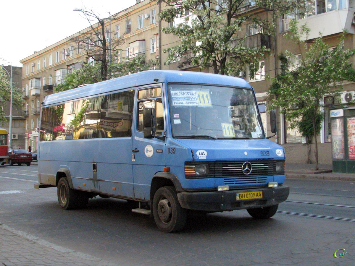 Одесса. Mercedes-Benz T2 711D BH0109AA