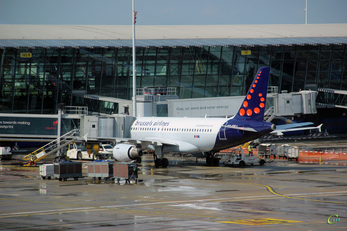 Брюссель. Самолет Airbus A319 (OO-SSI) авиакомпании Brussels Airlines