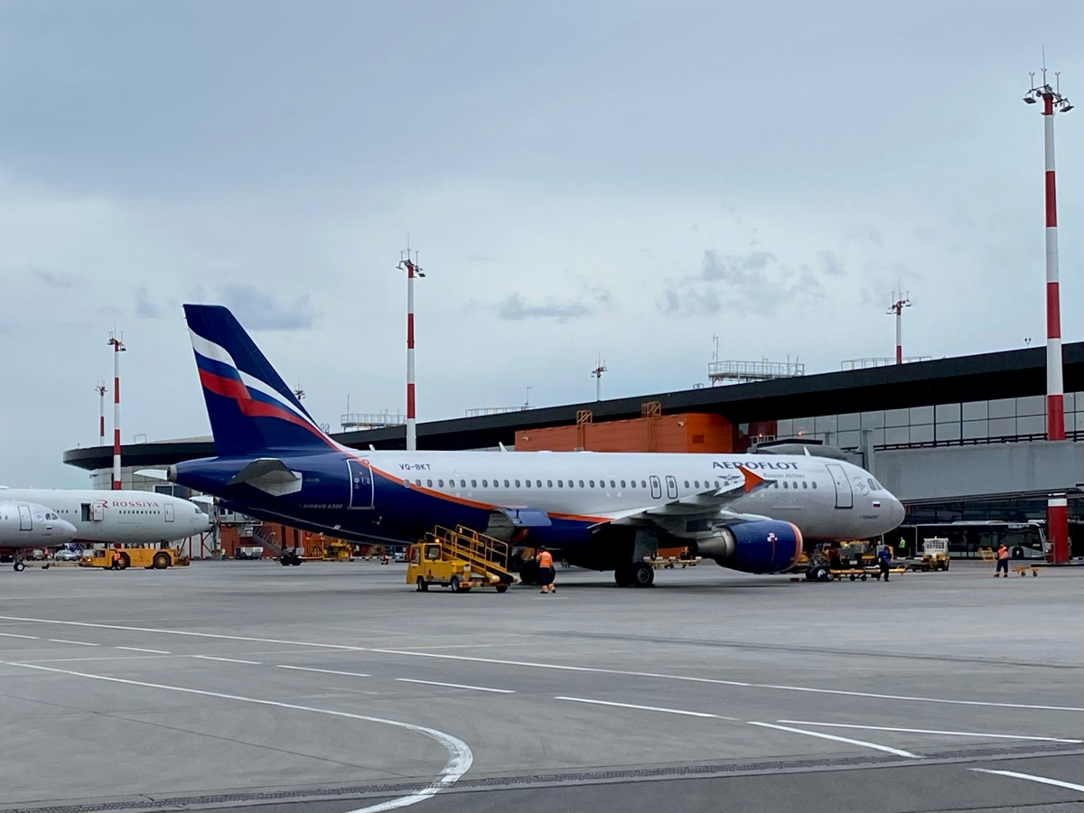 Москва. Самолёт Airbus A320-200 VQ-BKT авиакомпании «Аэрофлот»