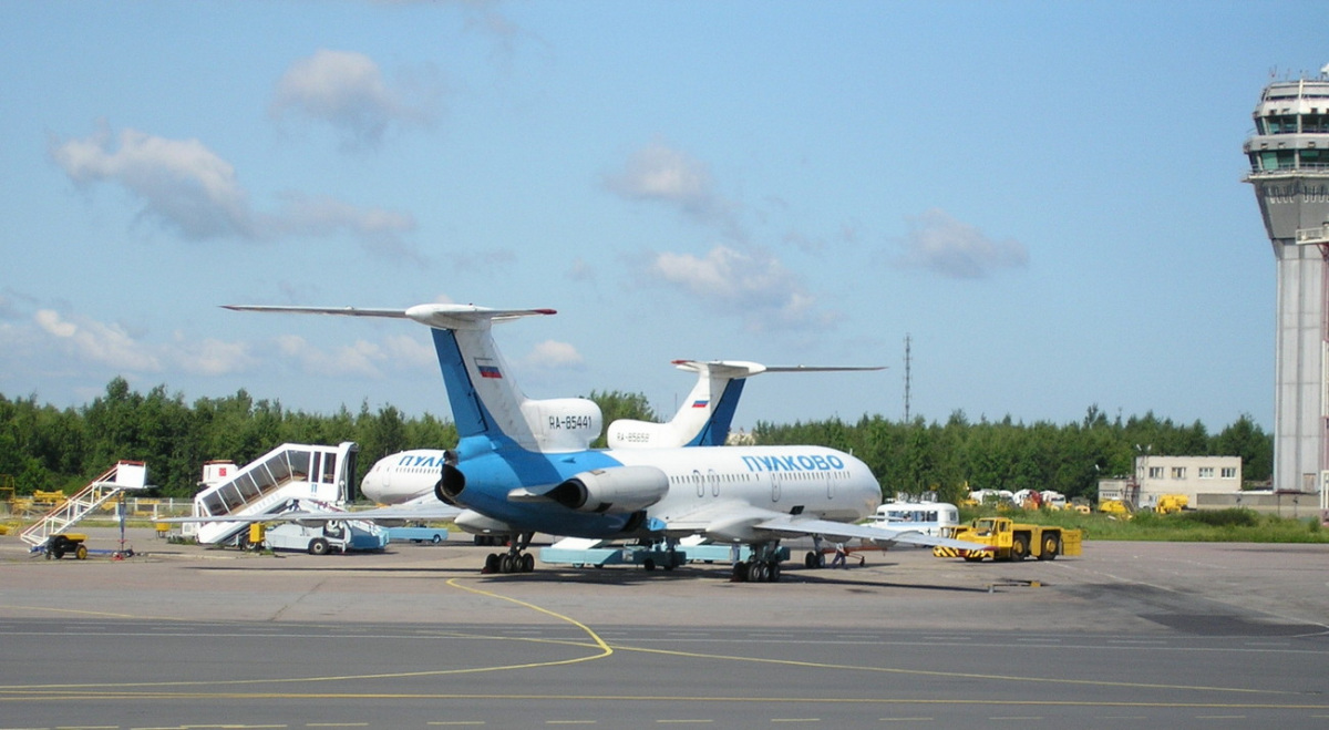 Санкт-Петербург. Самолеты ТУ-154Б2 RA-85441 и ТУ-154М RA-85658 авиакомпании Пулково