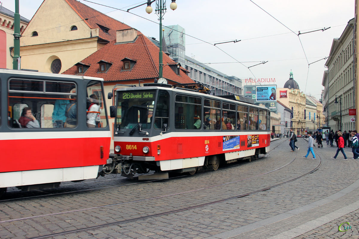 Прага. Tatra T6A5 №8614