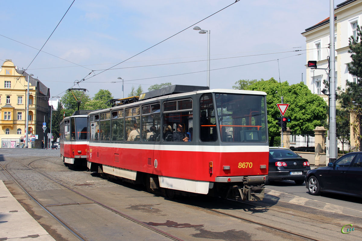 Прага. Tatra T6A5 №8670