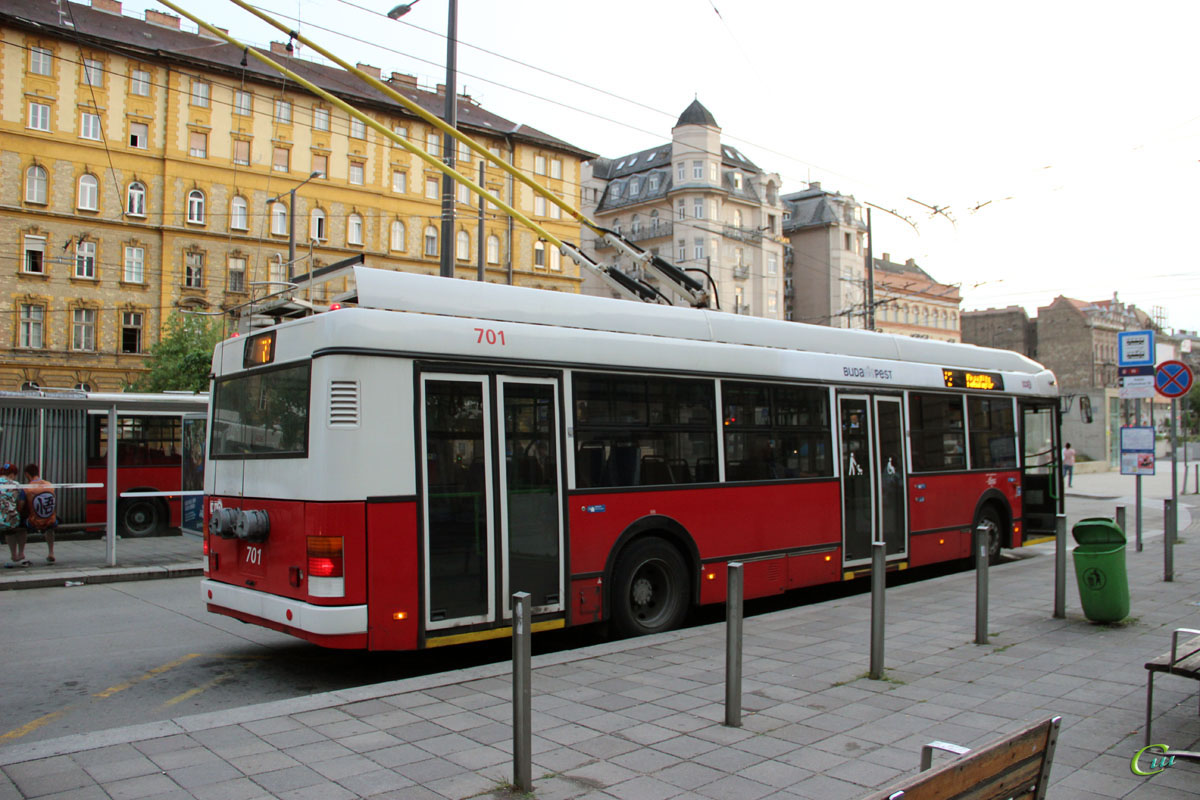 Будапешт. Ikarus 412.81T №701