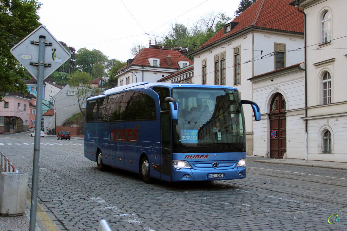 Прага. Mercedes-Benz O580 Travego 9S7 1300