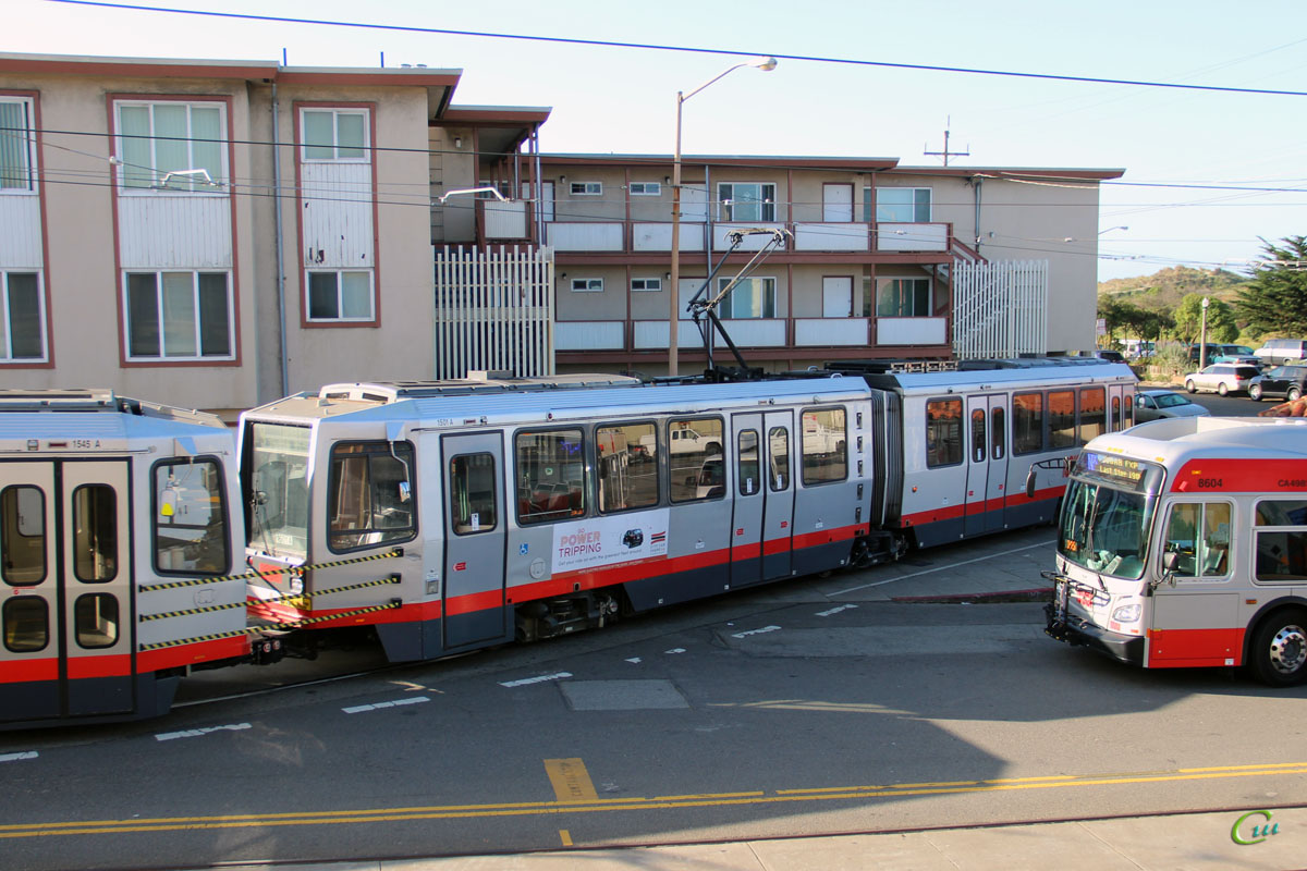 Сан-Франциско. Breda LRV №1501, Breda LRV №1545, New Flyer XDE40 1421059