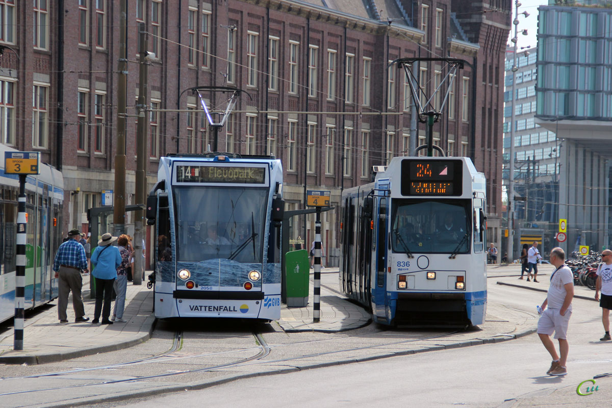 Амстердам. BN/Holec 12G №836, Siemens Combino №2058