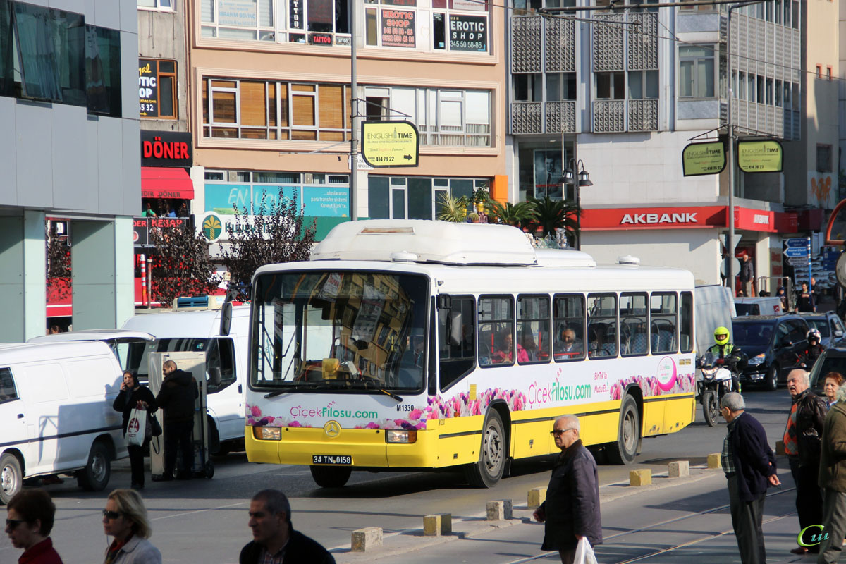 Стамбул. Mercedes-Benz O345 34 TN 0158