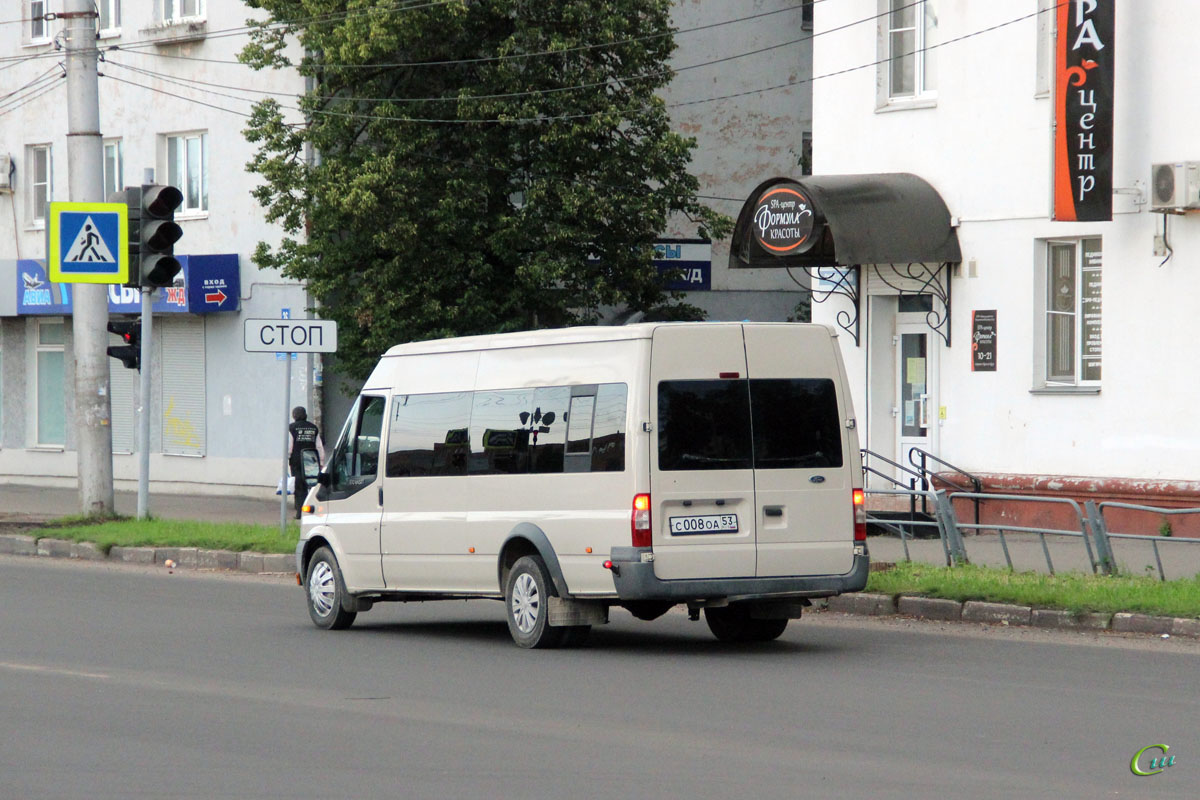 Великий Новгород. Ford Transit с008оа