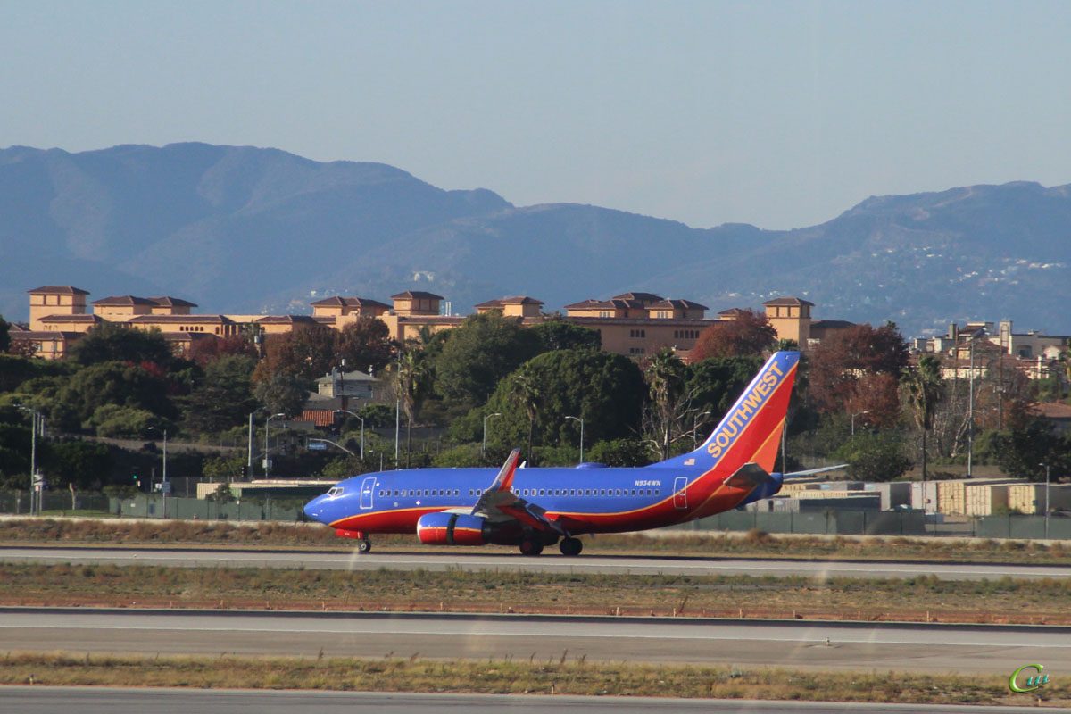 Лос-Анджелес. Самолет Boeing 737 (N934WN) авиакомпании Southwest Airlines