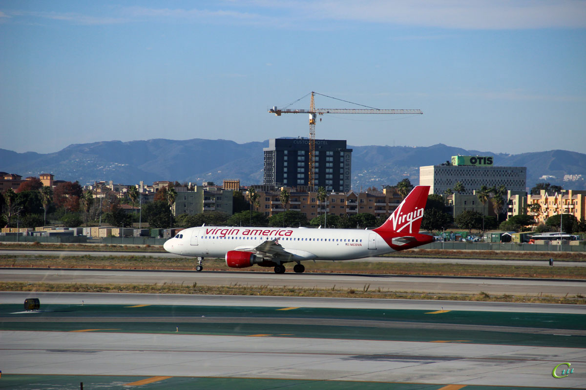 Лос-Анджелес. Самолет Airbus A320 (N639VA) авиакомпании Virgin America