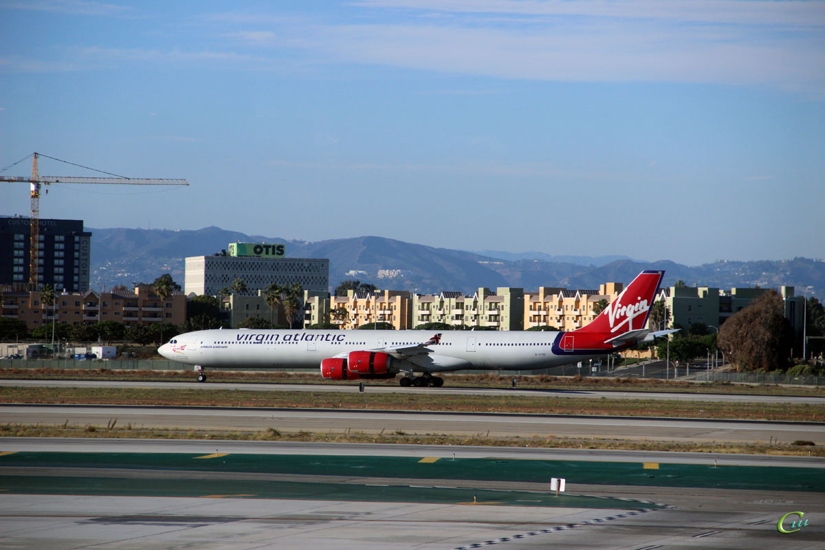 Лос-Анджелес. Самолет Airbus A340 (G-VYOU) авиакомпании Virgin Atlantic Airways