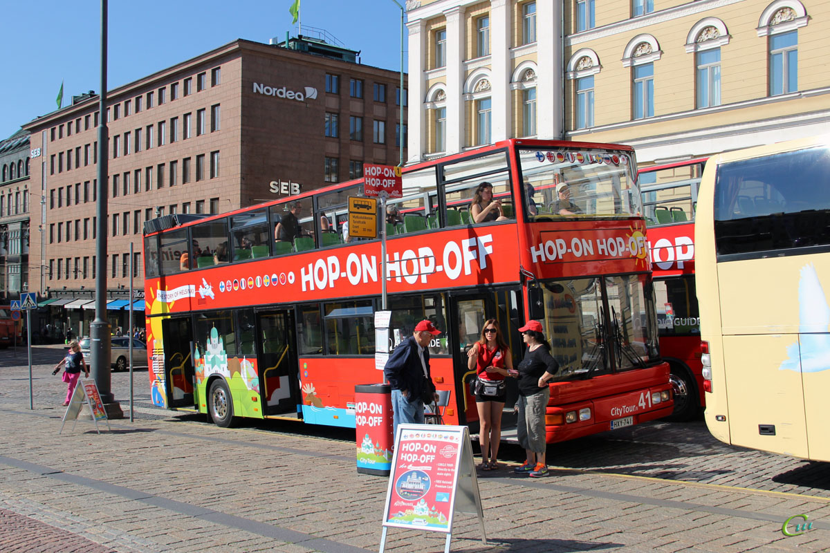 Автобусы в хельсинки. Автобус Хельсинки. Автовокзал Хельсинки. Рига автобус. Автобус троллейбус трамвай.