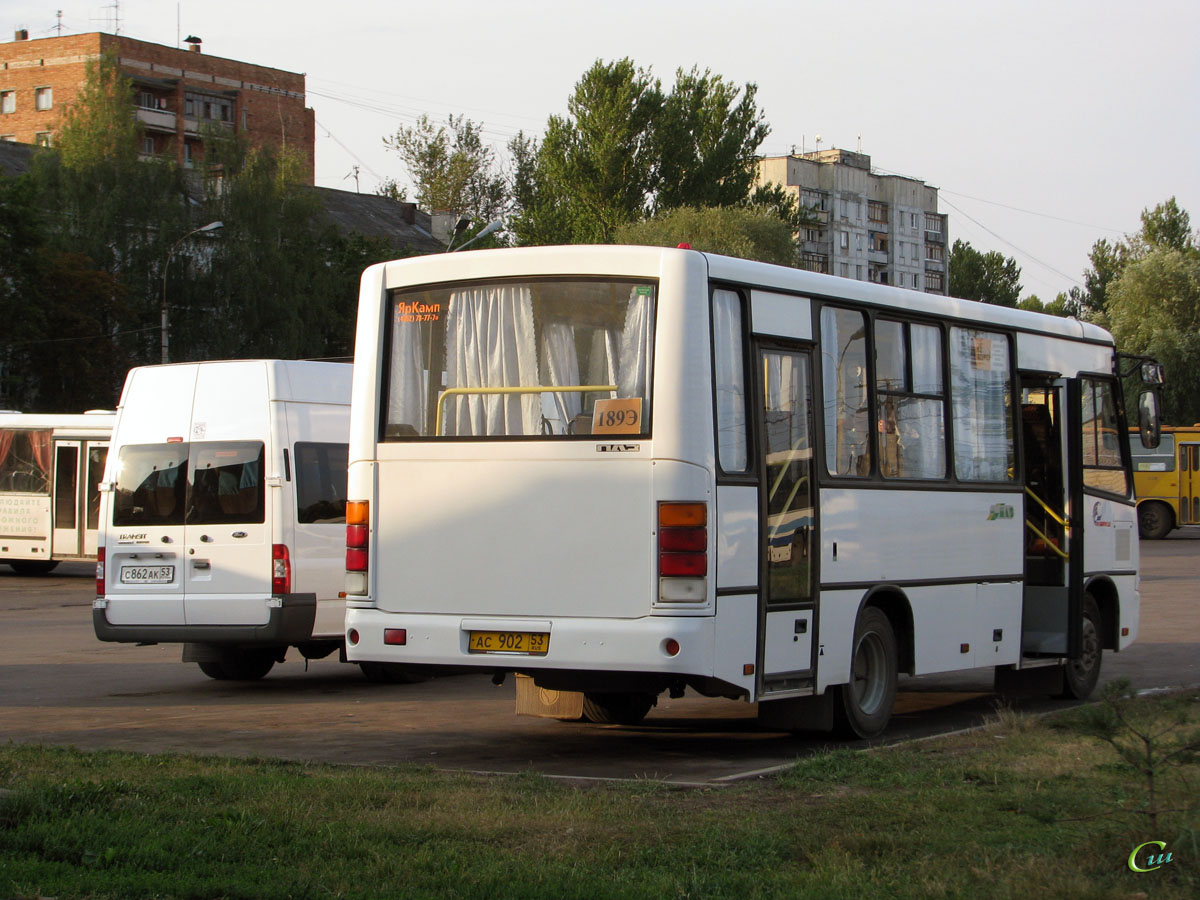 Великий Новгород. ПАЗ-320402-03 ас902, Нижегородец-2227 (Ford Transit) с862ак