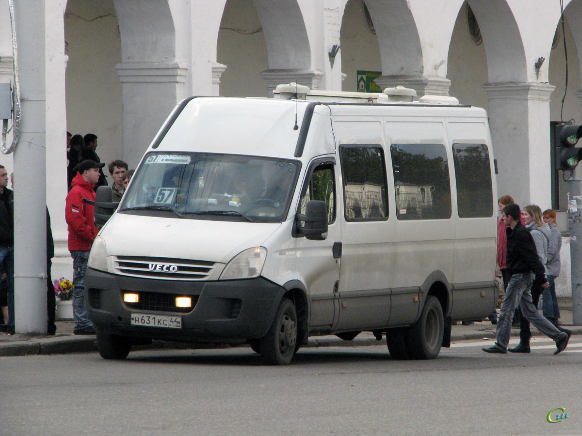 402н 631н. Ивеко Дейли 2005. Маршрутка Ивеко. Маршрутное такси Мерседес. Iveco Daily пассажирская 2008 год.