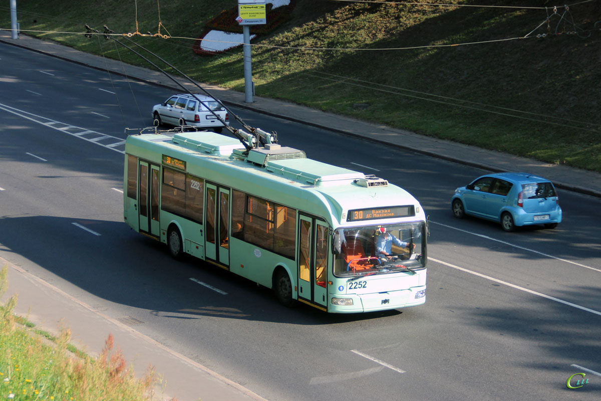 Троллейбус характеристики. АКСМ-321 троллейбус. АКСМ 321 Томск. АКСМ-333 троллейбус. Туристический троллейбус.