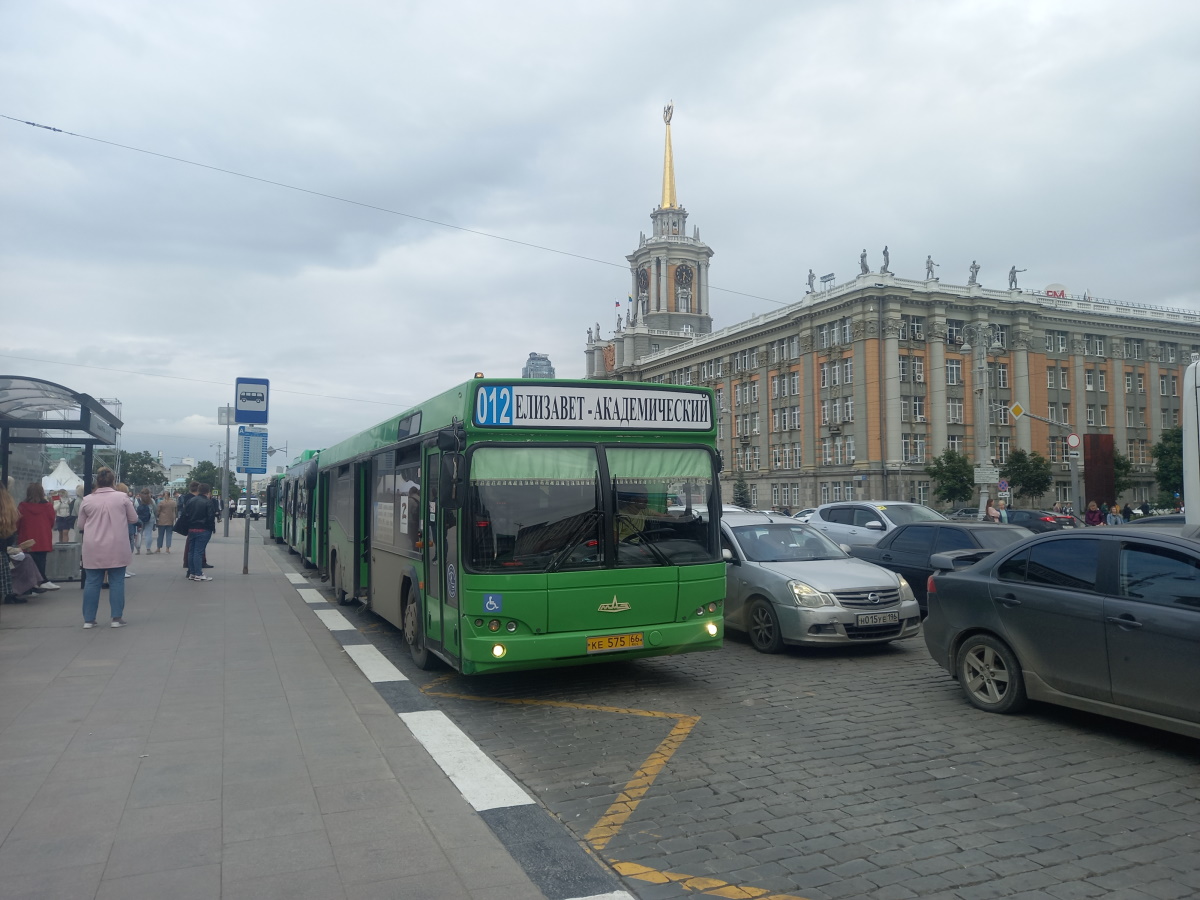 Екатеринбург. МАЗ-103.476 ке575