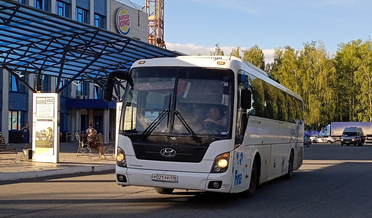 Зеленодольск казань 104. Хендай автобус. Автобусы Хундай 2022. Автобус 2 Зеленодольск. Автобус Зеленодольск.