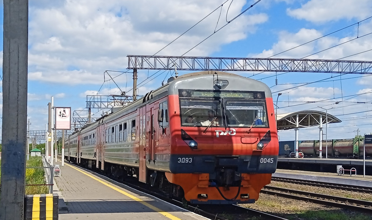 Электричка зеленодольск. Эд9э электропоезд салон. Электричка эд9э. Электричка фото. Электричка видео.