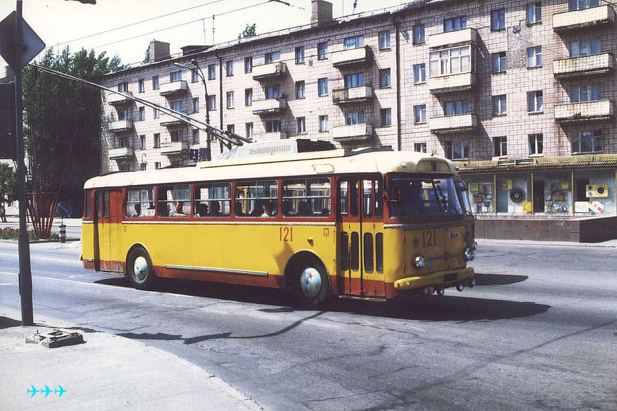 Луганск. Škoda 9Tr №121