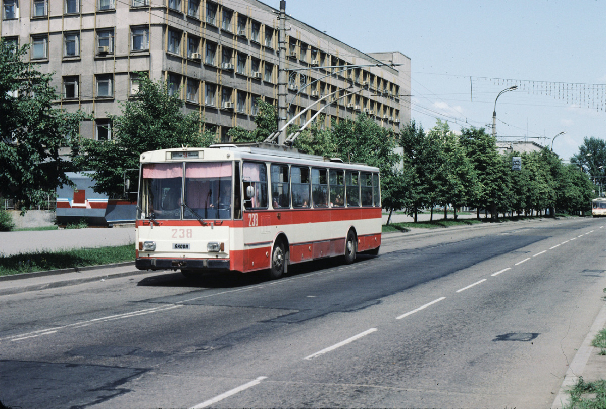 Луганск. Škoda 14Tr89/6 №238