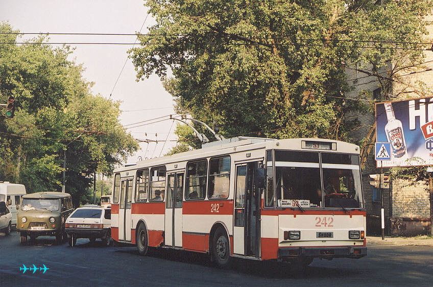 Луганск. Škoda 14Tr08/6 №242