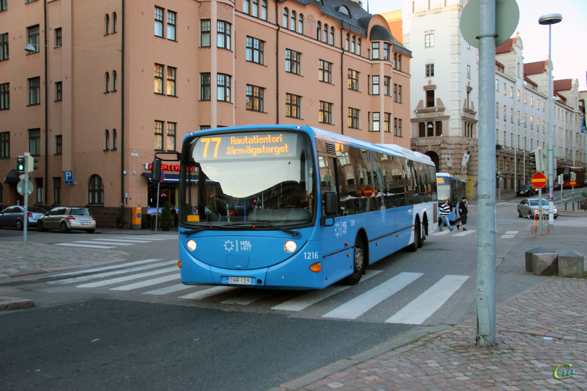 Автобусы в хельсинки. Троллейбусы в Хельсинки. Городской автобус Хельсинки. Автобус по городу. Автобус общественный транспорт.