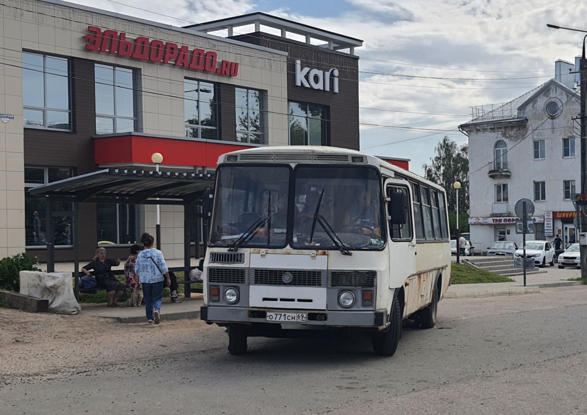 Маршрутка вышние волочки. ПАЗ 2022. ПАЗ 4234 Рязань. Автобусы Вышний Волочек 2021. 2 Автобус Вышний Волочек.