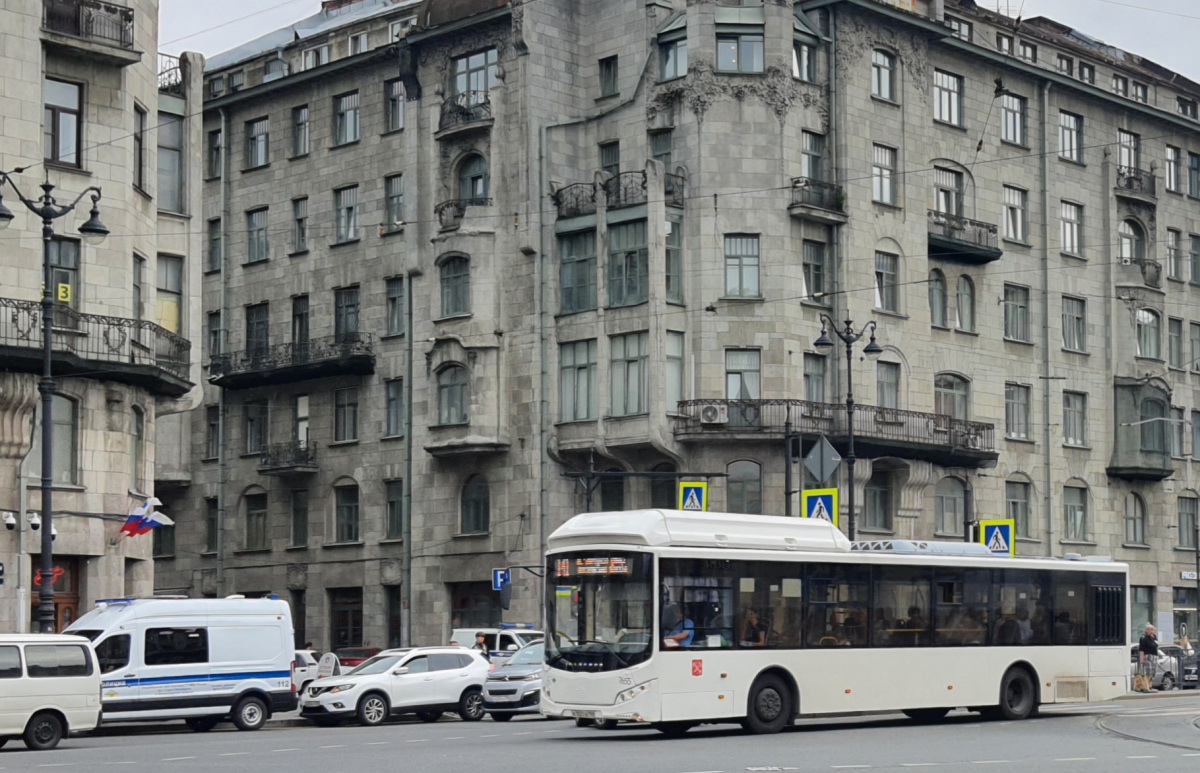 Санкт-Петербург. Volgabus-5270.G0 а182тв