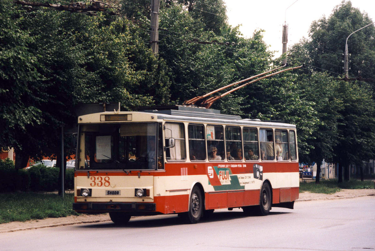 Черновцы. Škoda 14Tr07 №338