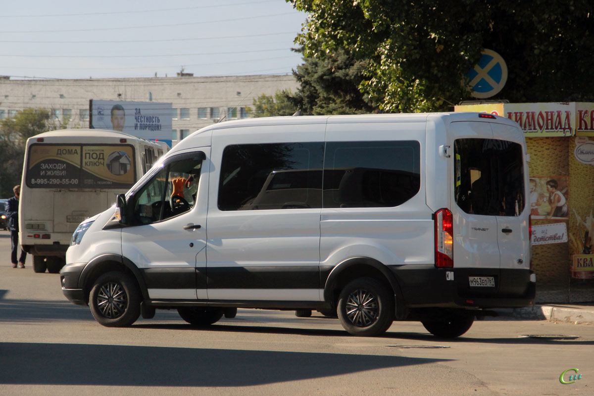 Азов. Ford Transit FBD м963ео
