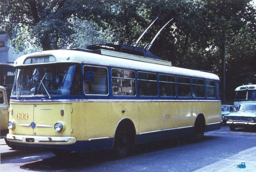 Киев. Škoda 9Tr13 №699