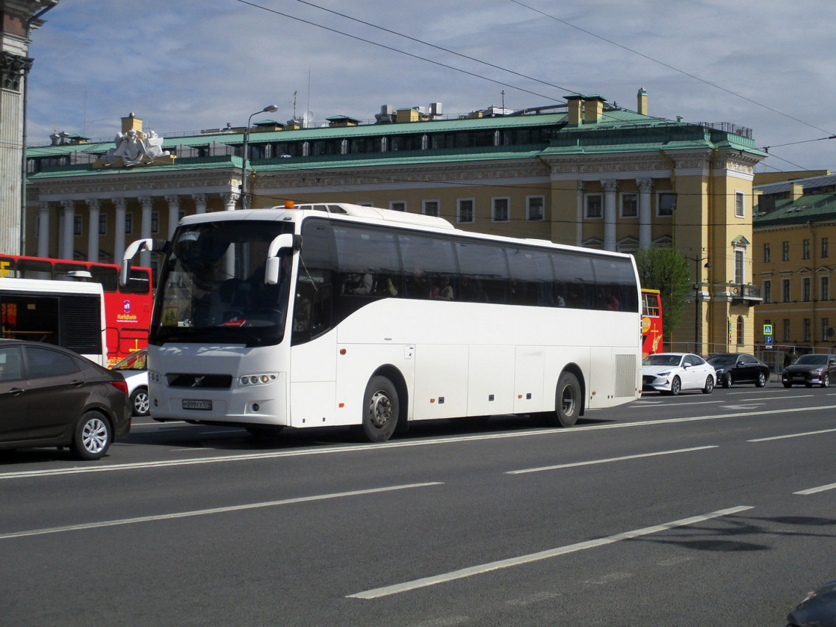 Санкт-Петербург. Volvo 9500H р899тт