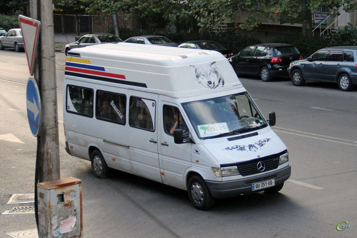 Тбилиси. Mercedes-Benz Sprinter 310D QU-351-UQ