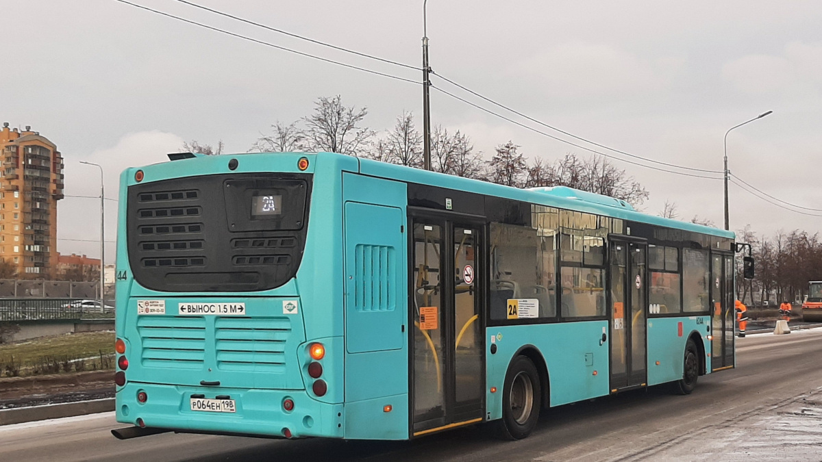 Санкт-Петербург. Volgabus-5270.G2 (LNG) р064ен