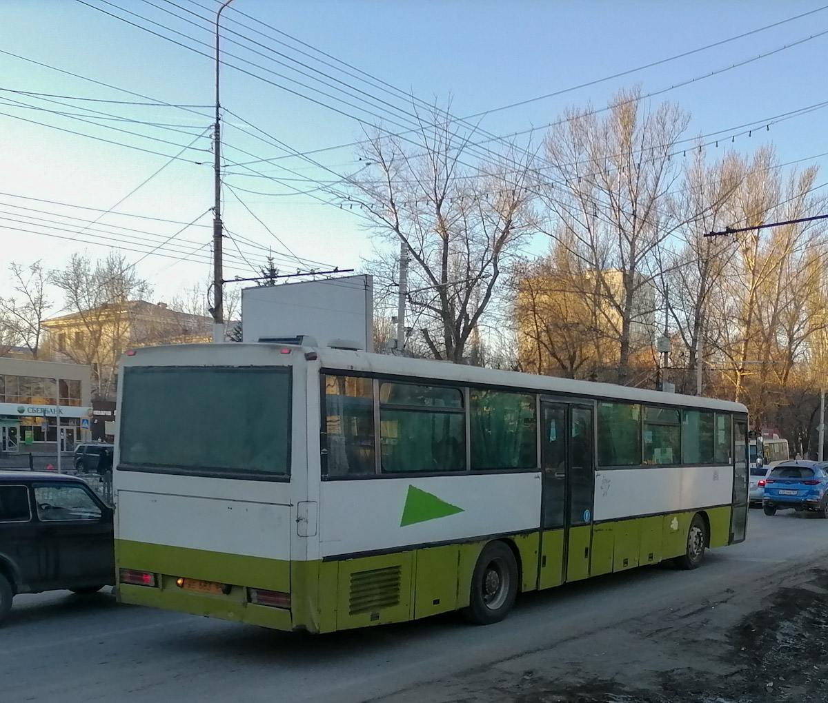 Автобус 225 саратов красный. Троллейбус 2022 года. Трамвай автобус Таганрог. Автобус автобусов 5 0. А683ве154.
