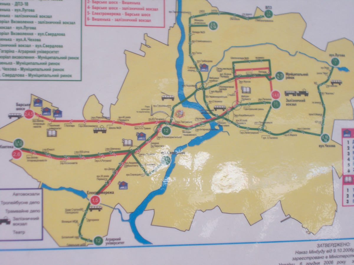 Винница. Схема винницких маршрутов электротранспорта в салоне троллейбуса