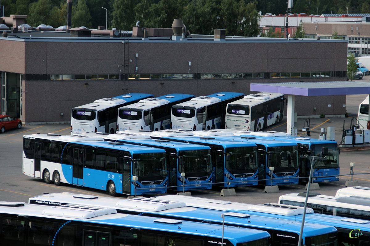 Автобусы в хельсинки. Автобус. Автобус фото. Троллейбус. Автовокзал Хельсинки.