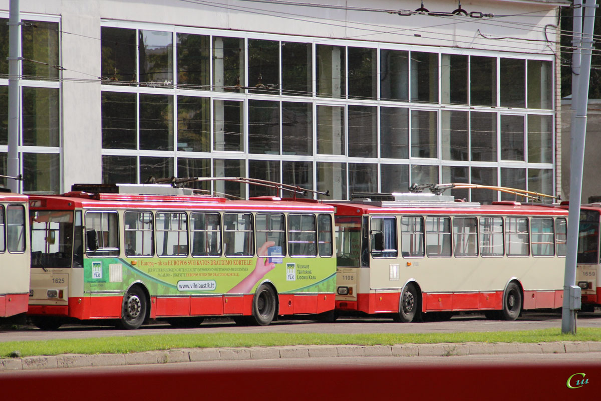 Вильнюс. Škoda 14Tr10/6 №1108, Škoda 14Tr13/6 №1625