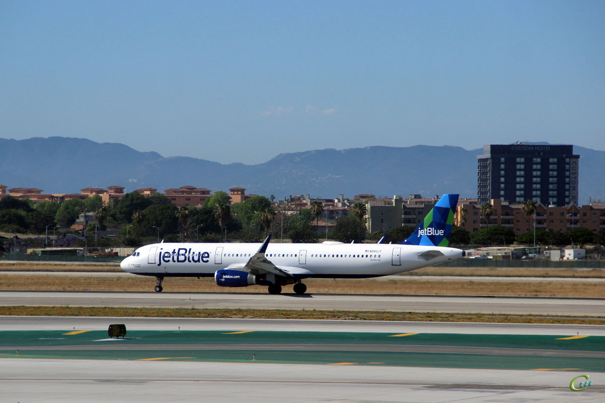 Лос-Анджелес. Самолет Airbus A321 (N943JT) авиакомпании JetBlue Airways