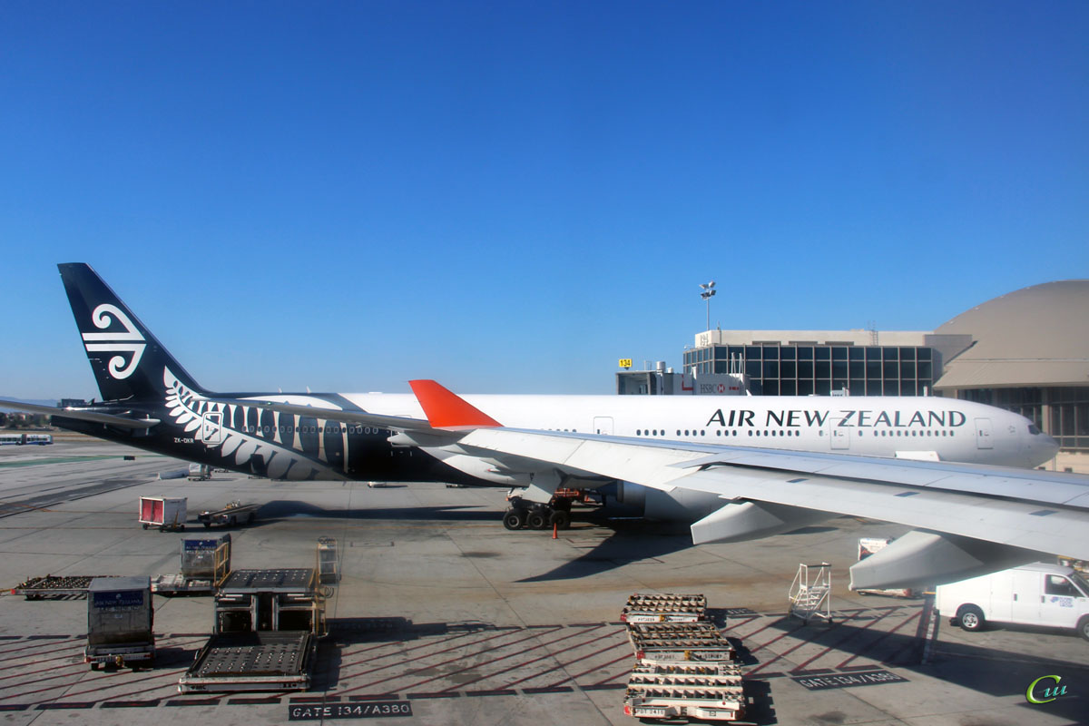 Лос-Анджелес. Самолет Boeing 777 (ZK-OKR) авиакомпании Air New Zealand