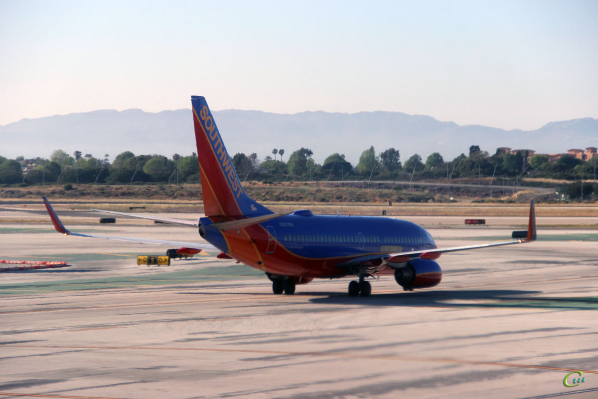 Лос-Анджелес. Самолет Boeing 737 (N207WN) авиакомпании Southwest Airlines