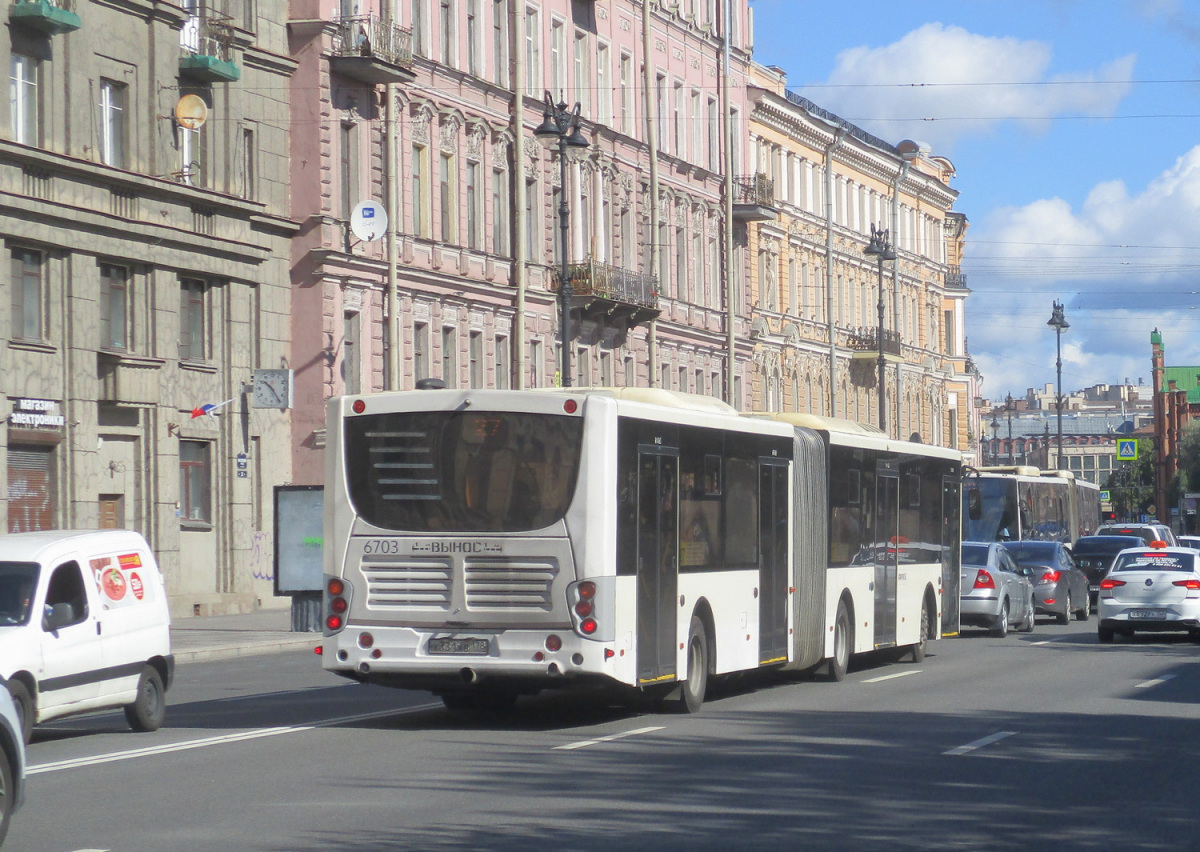 Санкт-Петербург. Volgabus-6271.05 у331хв