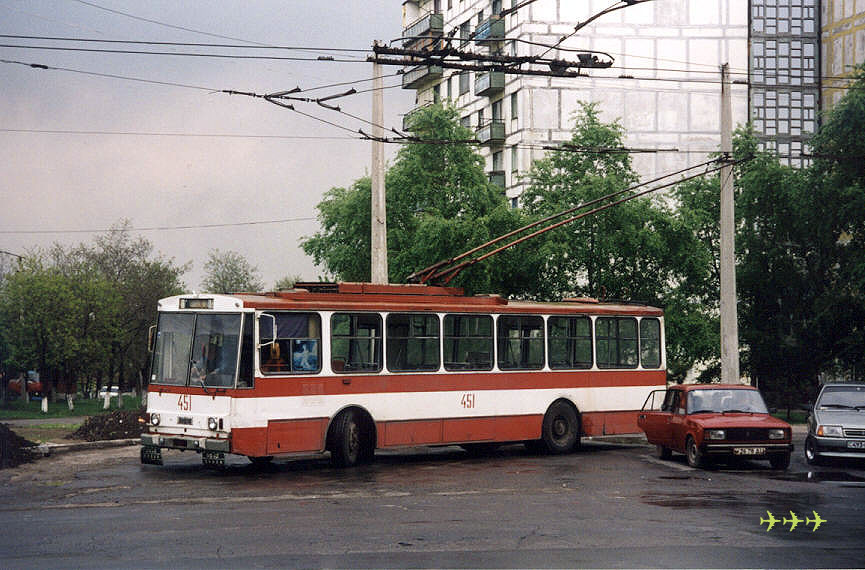 Мариуполь. Škoda 14Tr02/6 №451