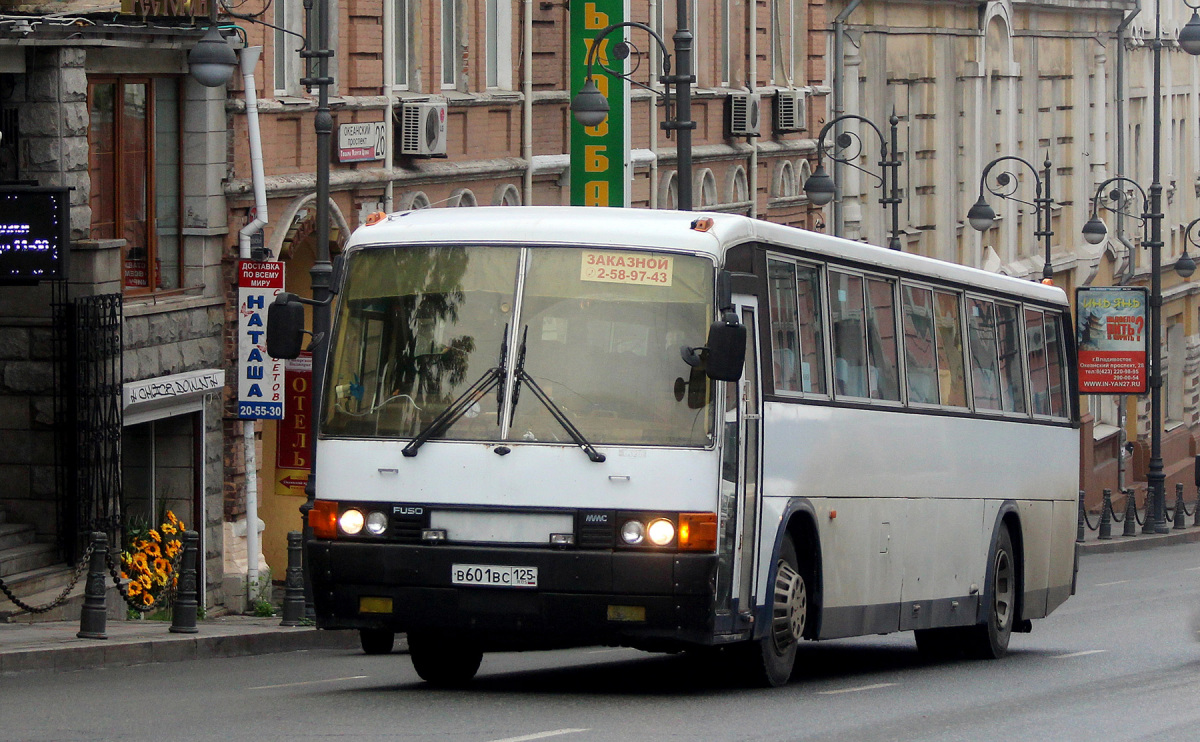 Владивосток. Mitsubishi Fuso Aero Bus в601вс
