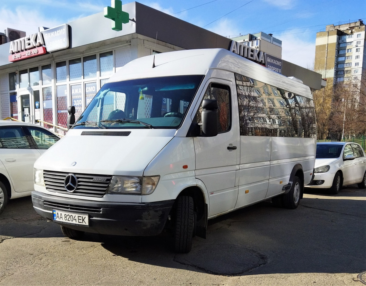 Киев. Mercedes-Benz Sprinter 412D AA8204EK