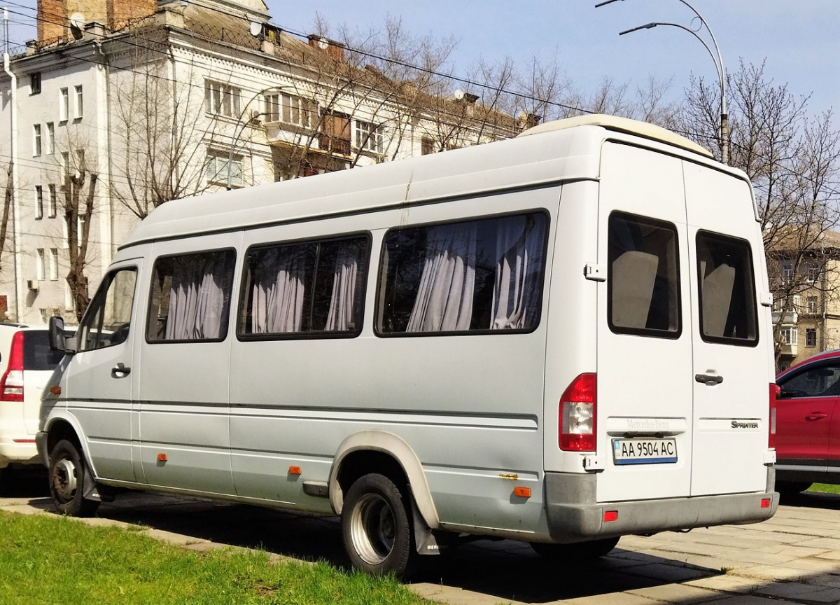 Киев. Mercedes-Benz Sprinter AA9504AC